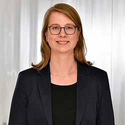 Dr. Julia Kahlhöfer