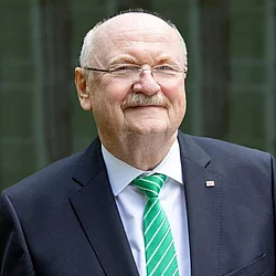 Prof Dr med. Michael Peter Manns