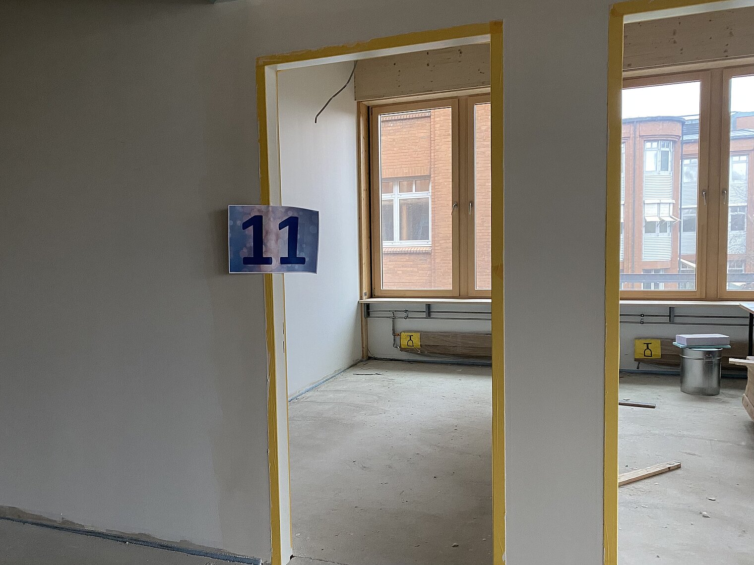 Türrahmen mit Nummer 11