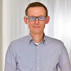 Dr. Maximilian Schieck