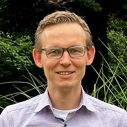 Dr. Maximilian Schieck