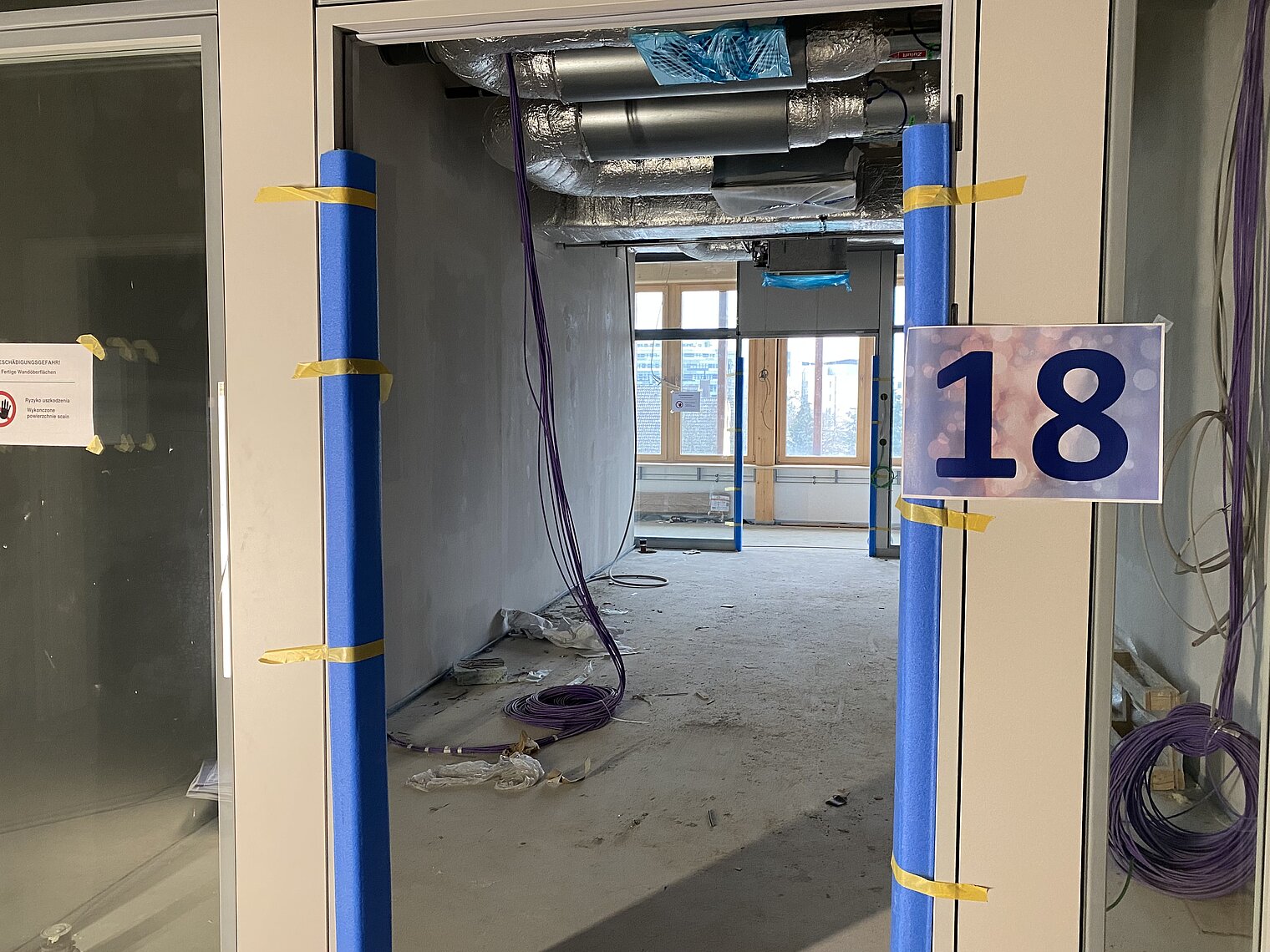 Türrahmen mit Nummer 18