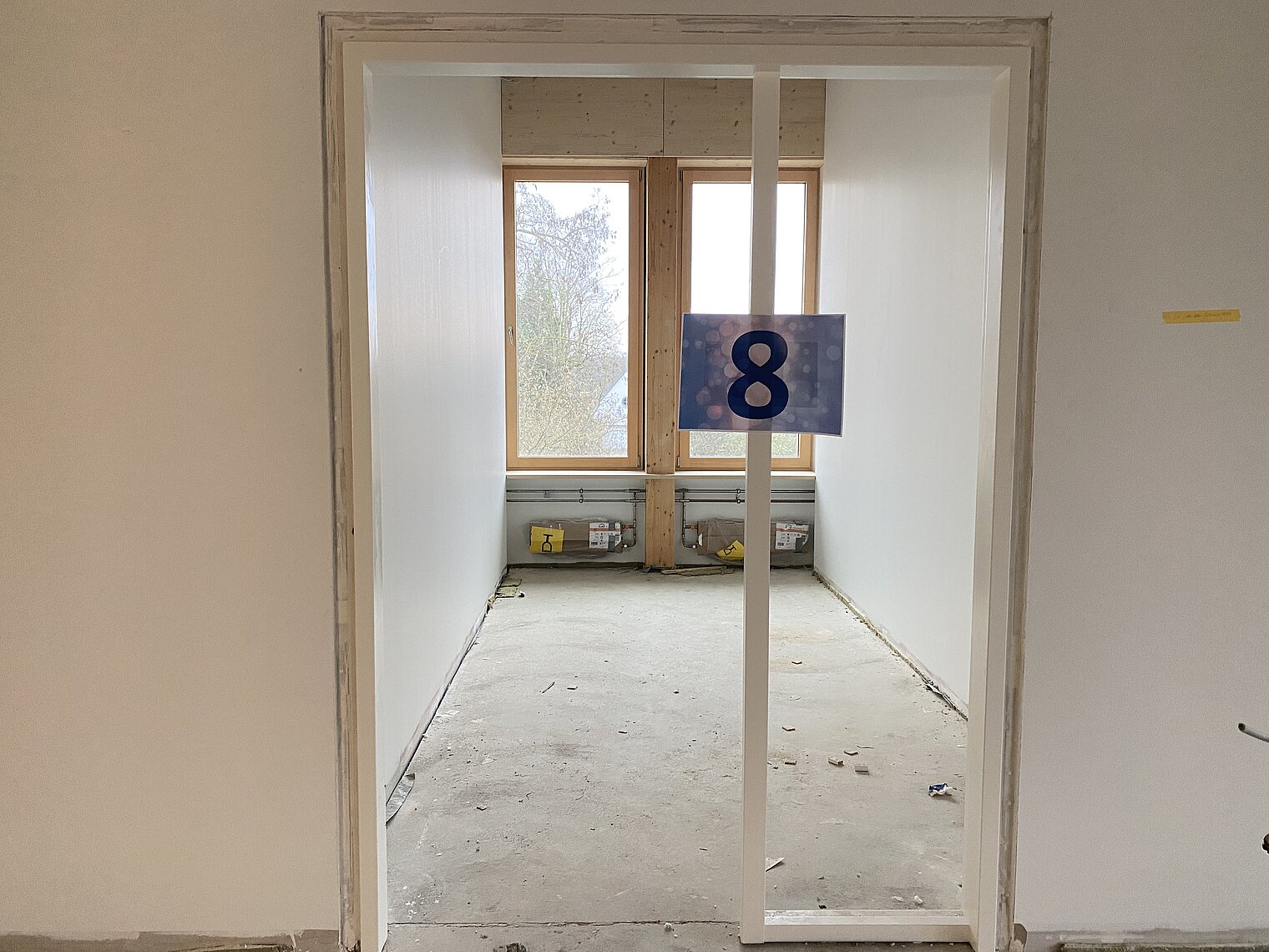 Türrahmen mit Nummer 8