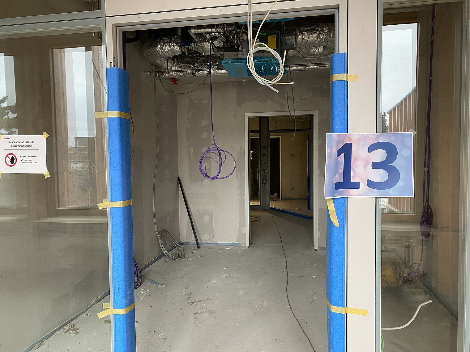 Türrahmen mit Nummer 13